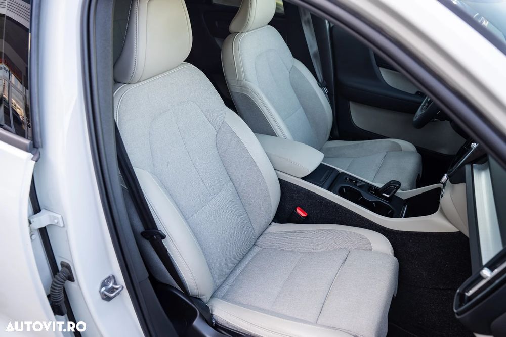 Volvo XC 40 D3 AWD Momentum - 35