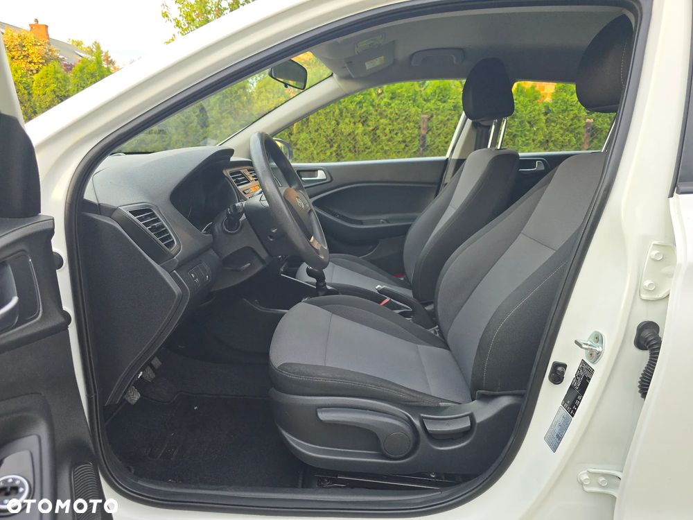 Hyundai i20 - 13