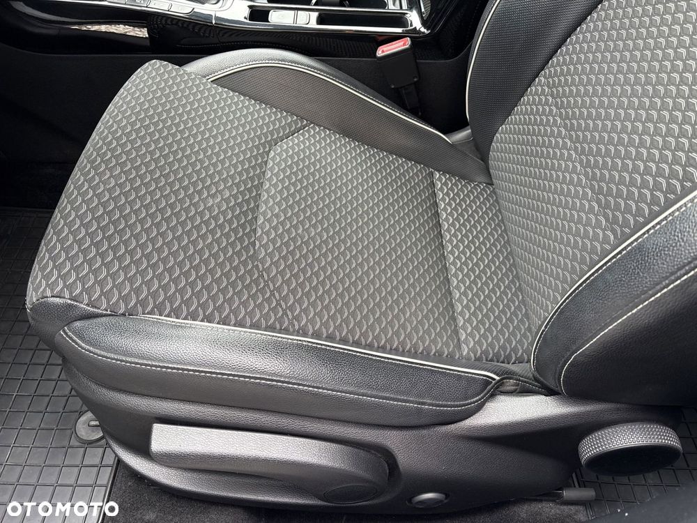 Kia Ceed - 12