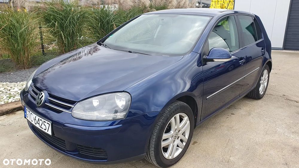Volkswagen Golf - 6
