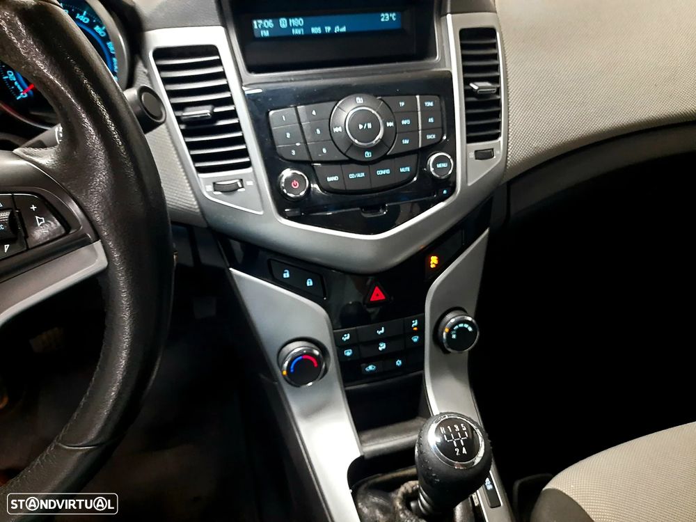 Chevrolet Cruze - 13
