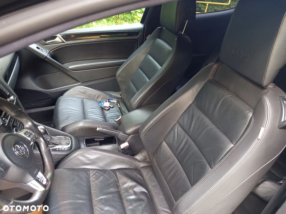Volkswagen Golf - 2