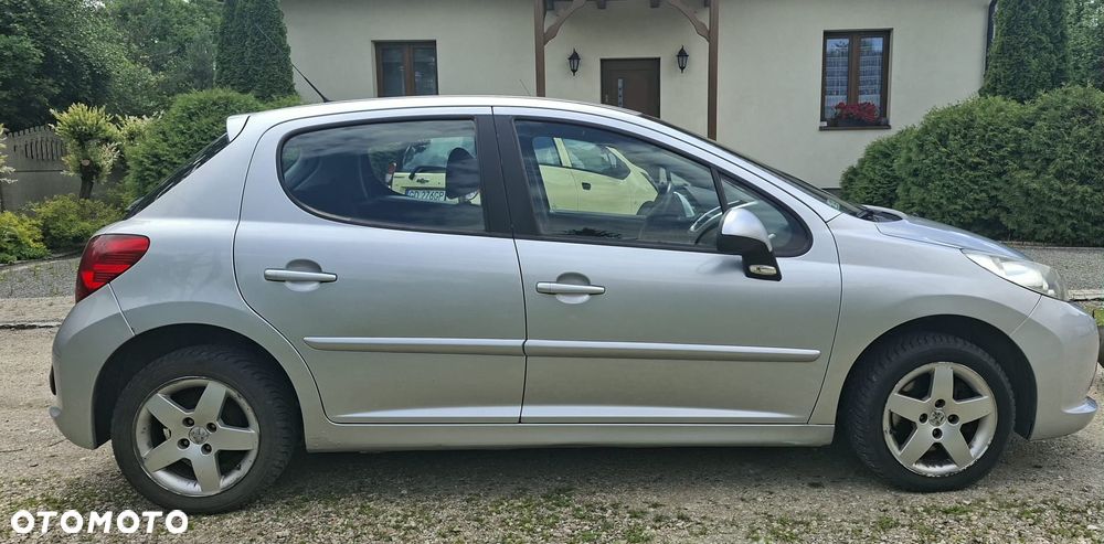 Peugeot 207 1.4 - 10