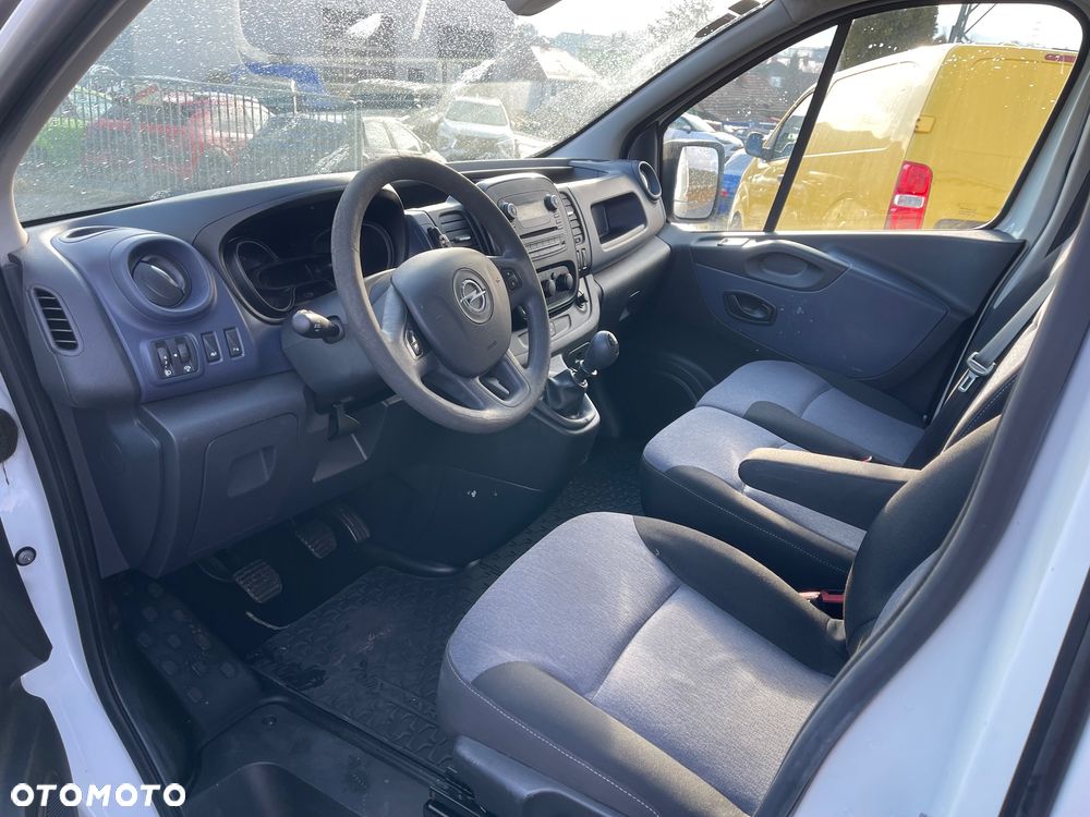 Opel Vivaro - 11