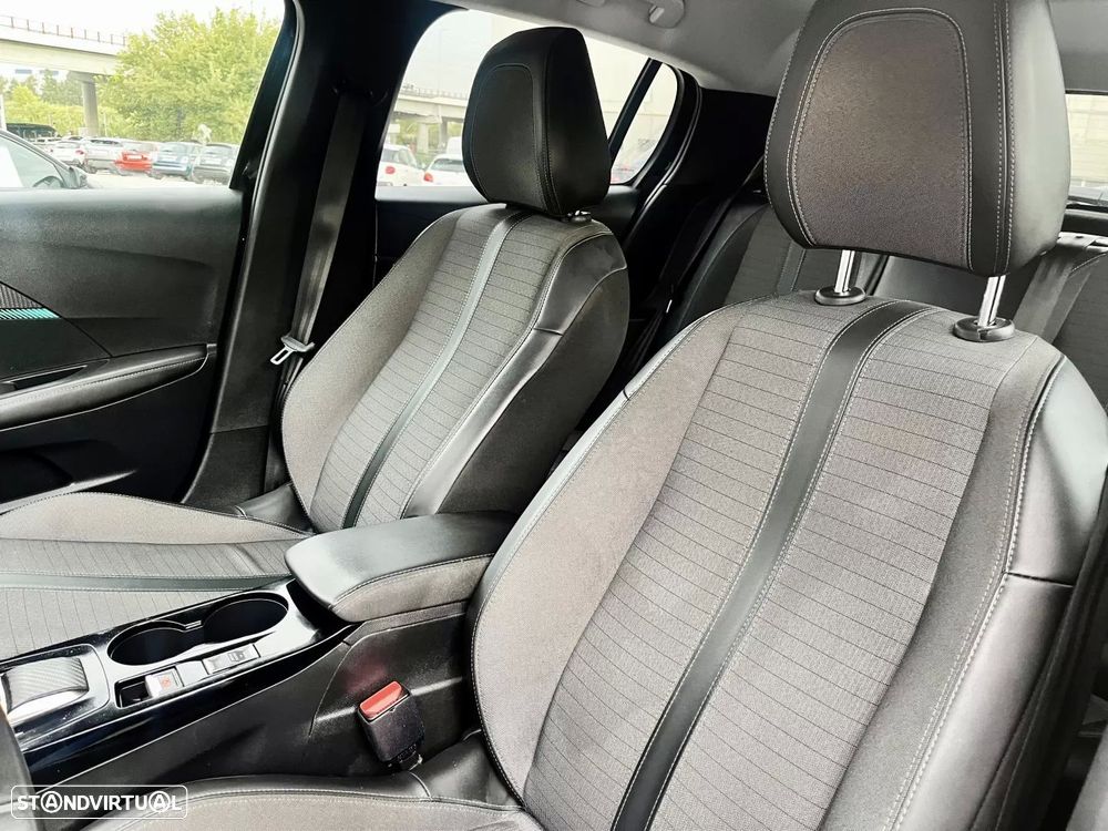 Peugeot e-208 50 kWh SE Style — fotografia 15