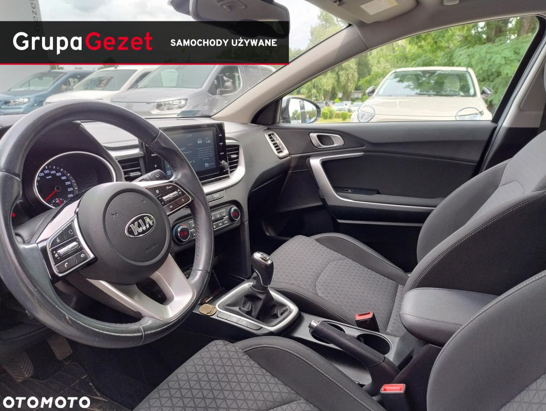 Kia Ceed - 10