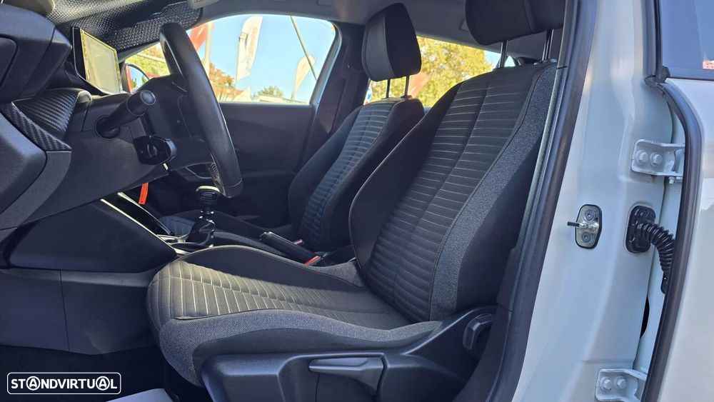 Peugeot 2008 1.2 PureTech Active - 12