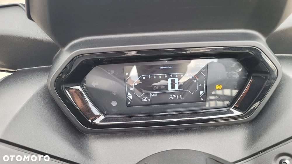 Yamaha X-max - 27