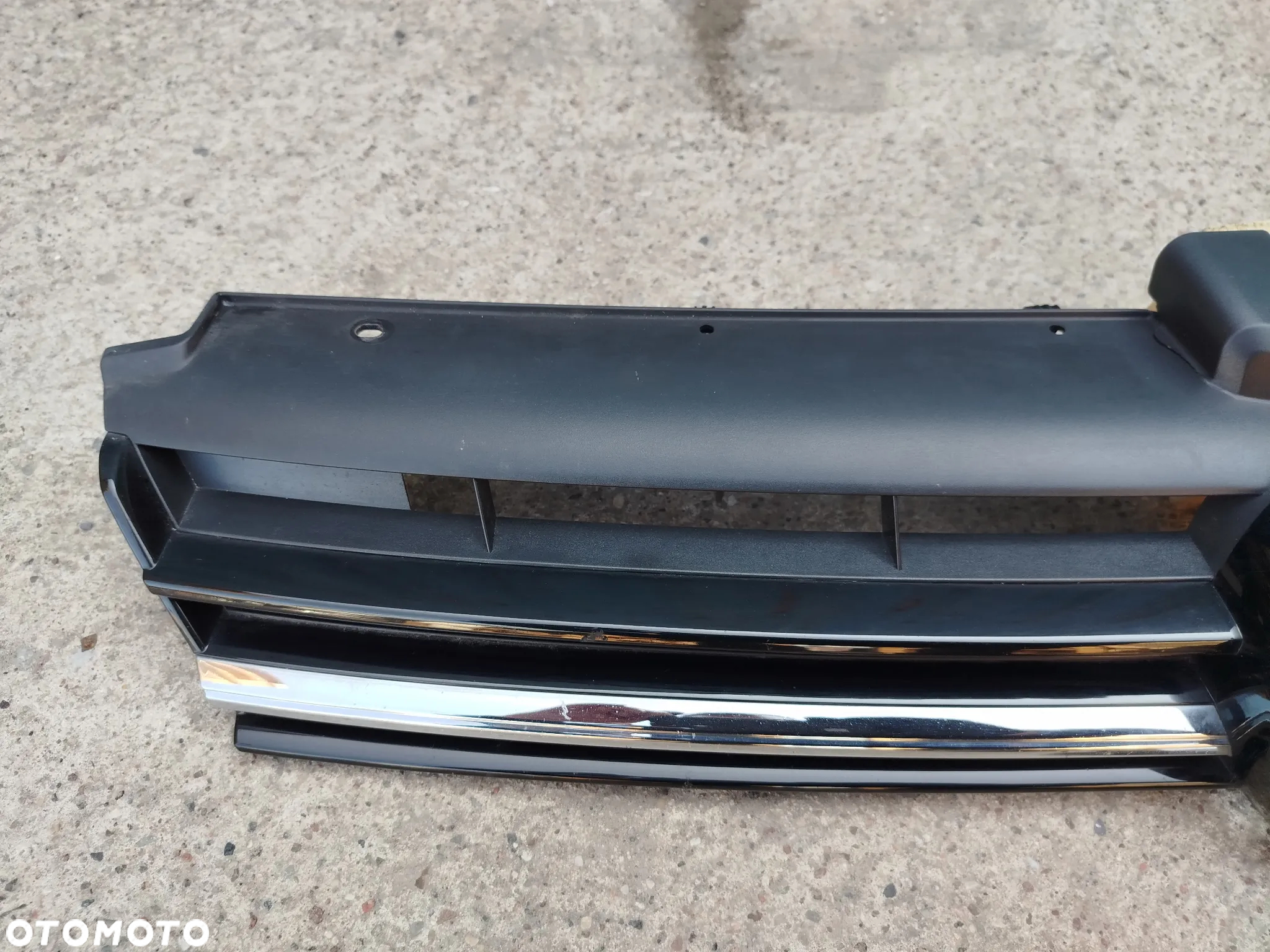 Volkswagen Golf VII 7 grill atrapa pod radar - 4