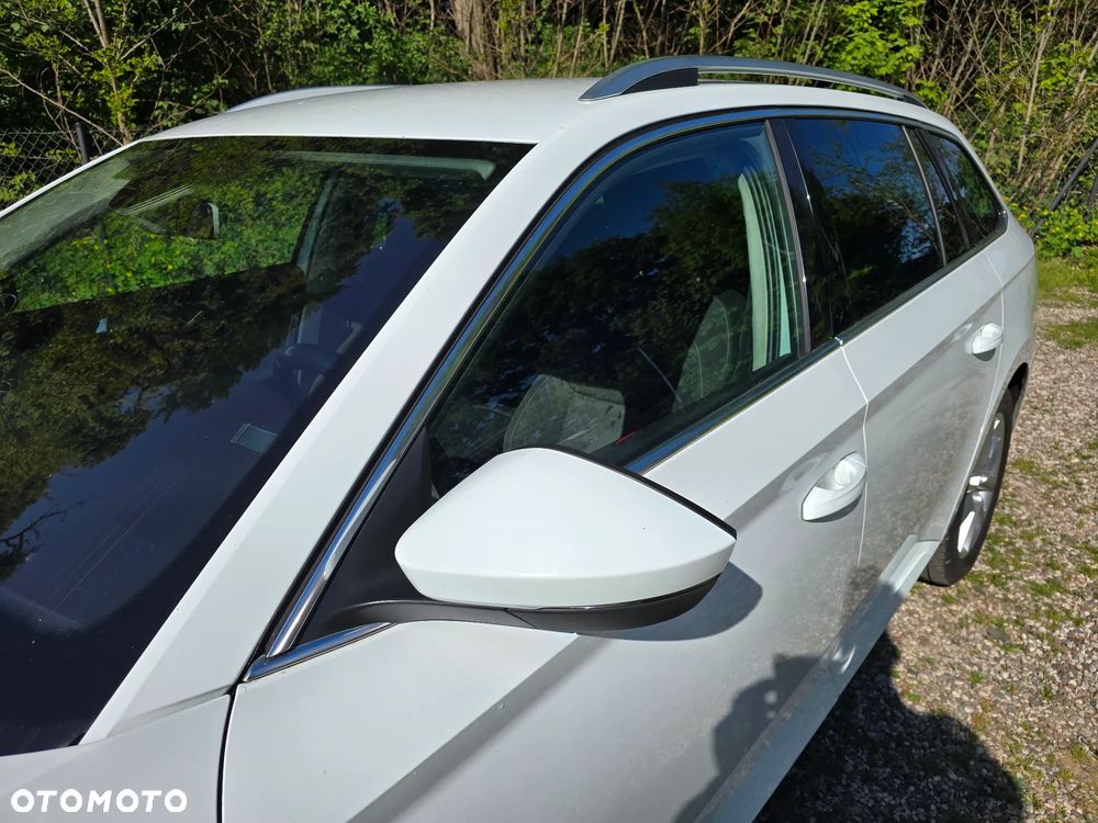 Skoda Superb 2.0 TDI DSG Ambition - 8