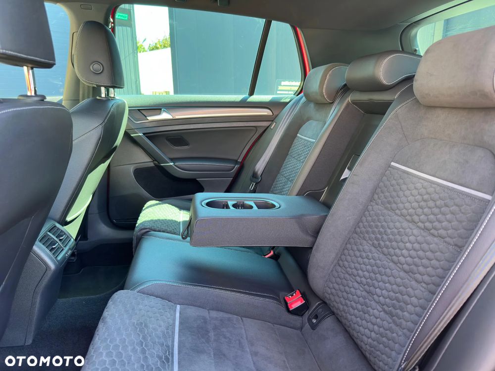 Volkswagen Golf - 13