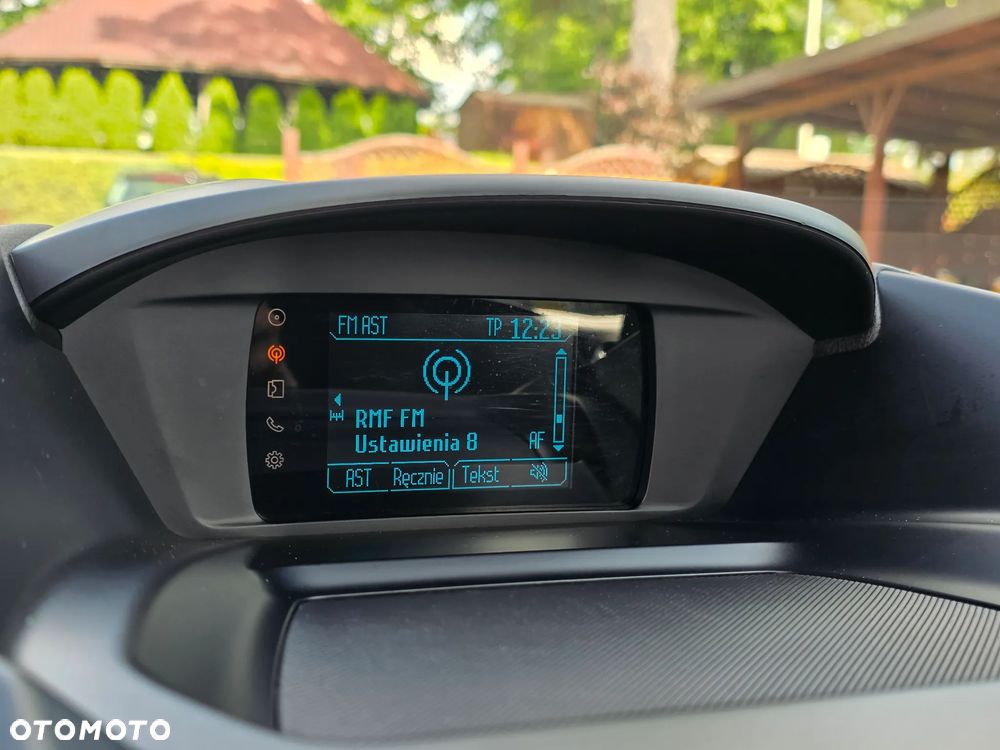 Ford Kuga 1.5 EcoBoost 2x4 SYNC - 16