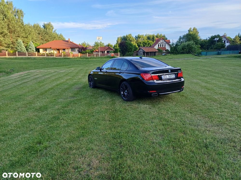 BMW Seria 7 740d xDrive - 14