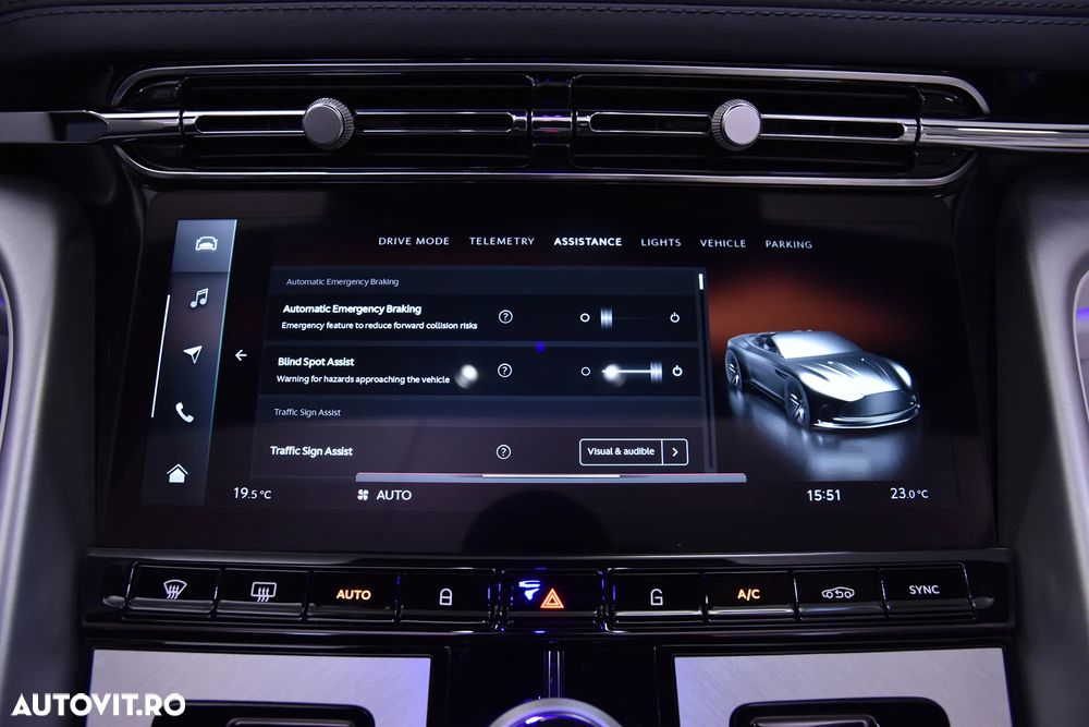 Aston Martin DB12 Volante - 32