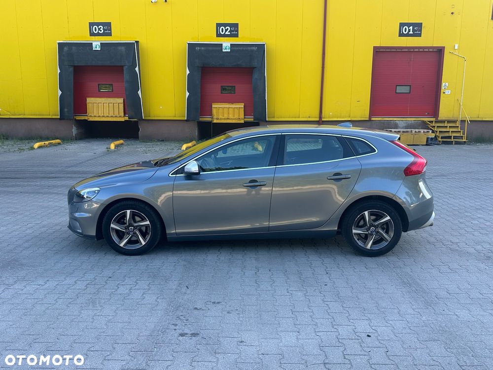 Volvo V40 D2 Drive-E R-Design Momentum - 2