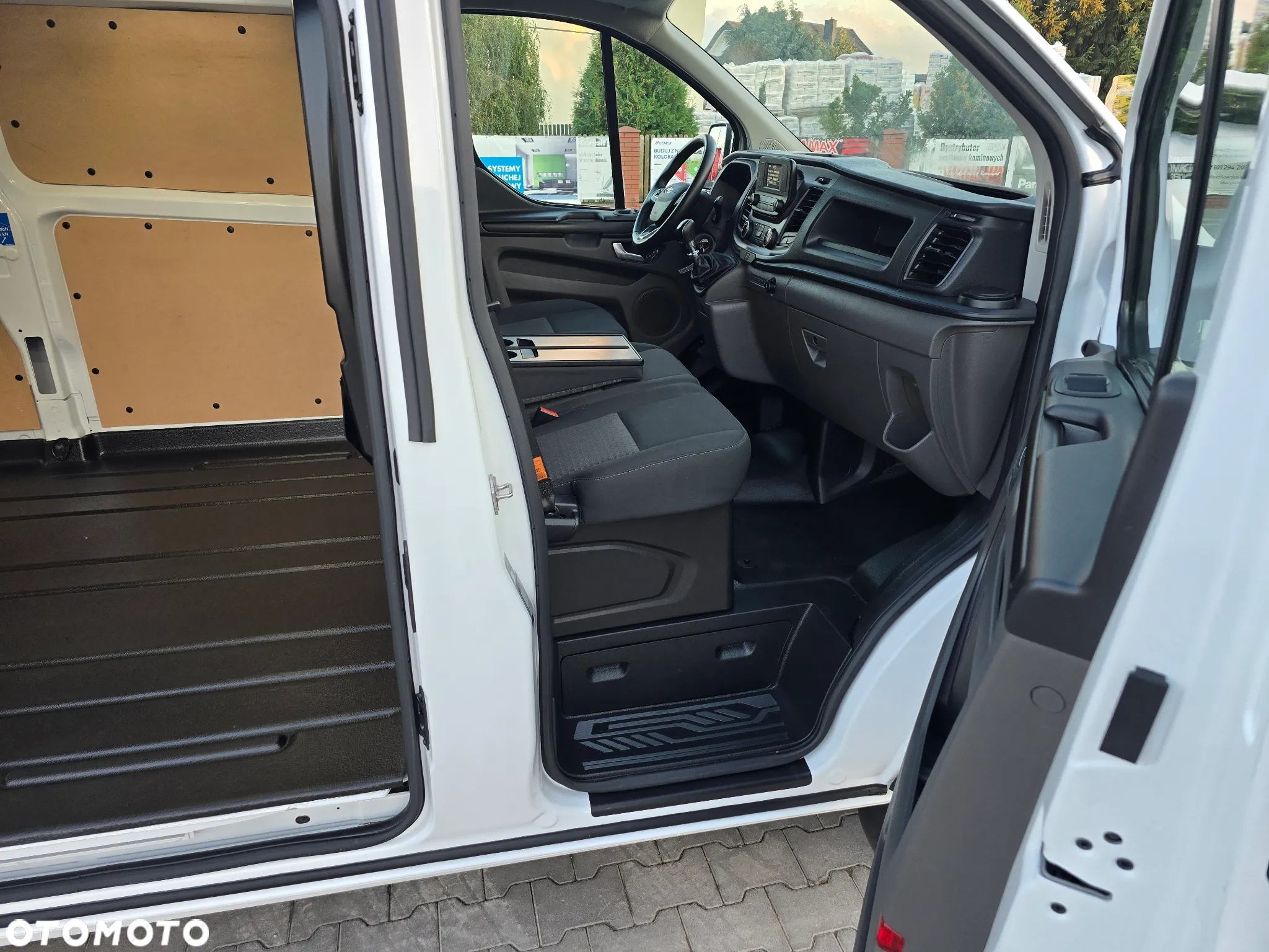 Ford Transit Custom 3 osobowy L2 H1 - 16