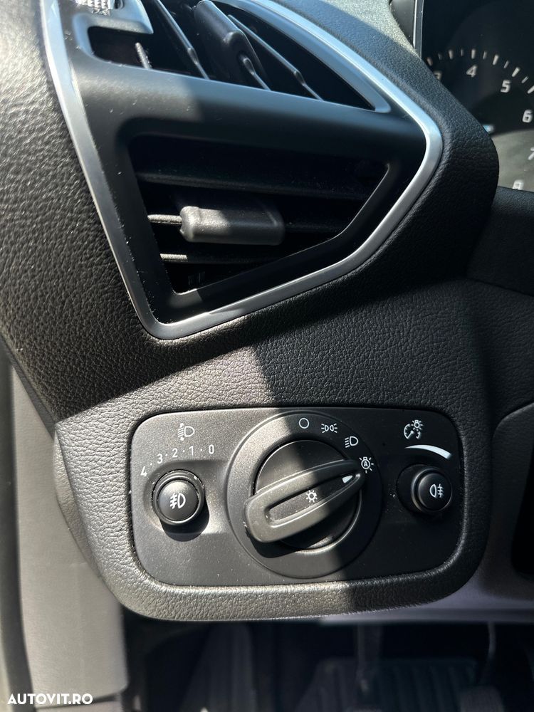 Ford Kuga 1.6 EcoBoost 2x4 Titanium - 9