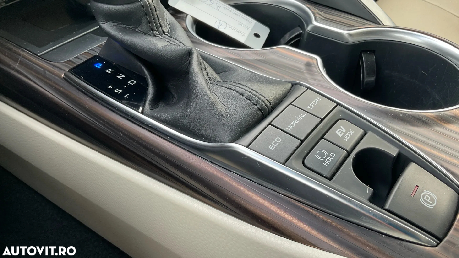Toyota Camry 2.5 Hybrid Dynamic - 12