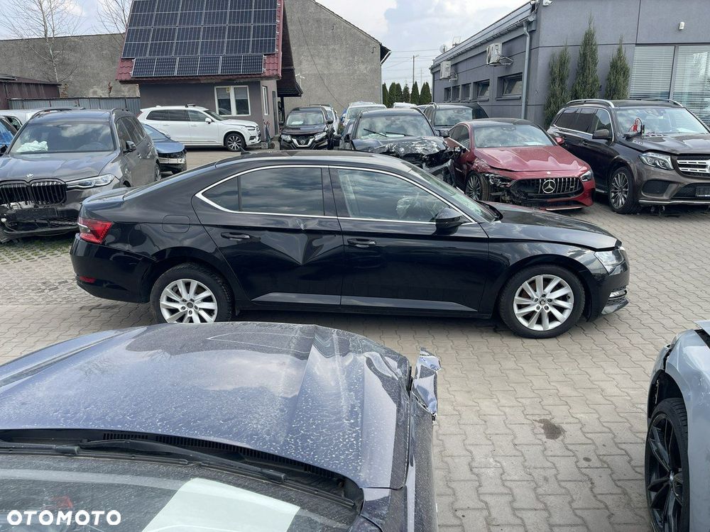 Skoda Superb 2.0 TDI SCR Style DSG - 2