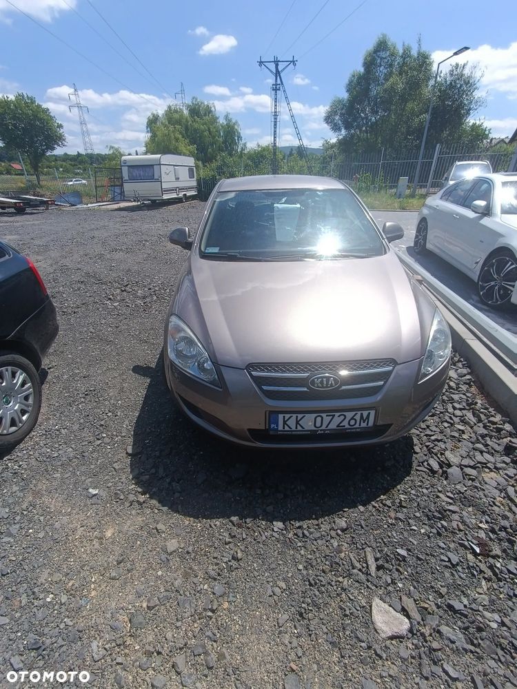 Kia Ceed 1.4 Comfort - 1