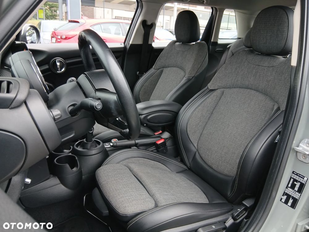 MINI Cooper Standard - 15