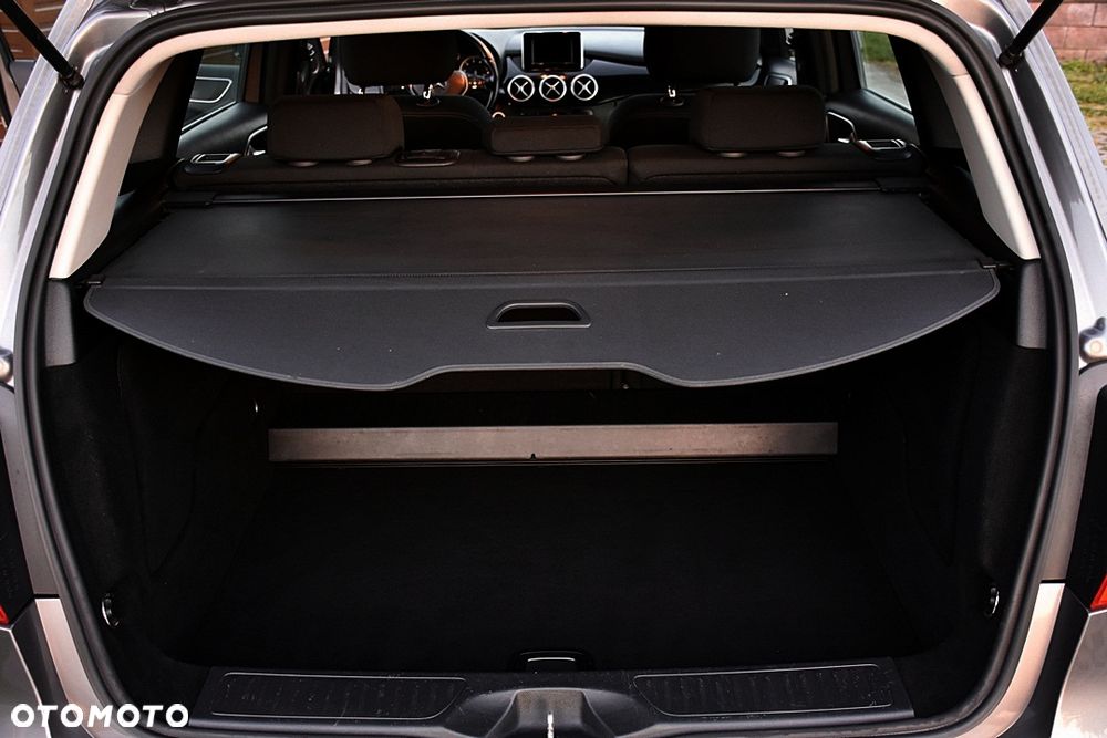 Mercedes-Benz Klasa B 180 BlueEFFICIENCY Edition Style - 23