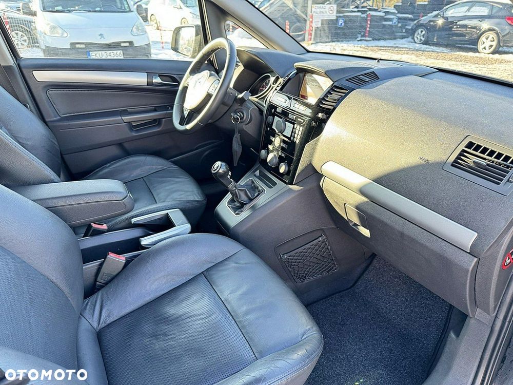 Opel Zafira - 11