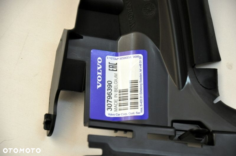 VOLVO XC70 III prawa kierownica powietrza 30796390 - 3