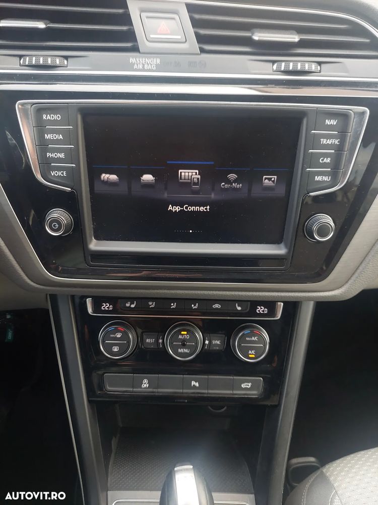 Volkswagen Touran - 15
