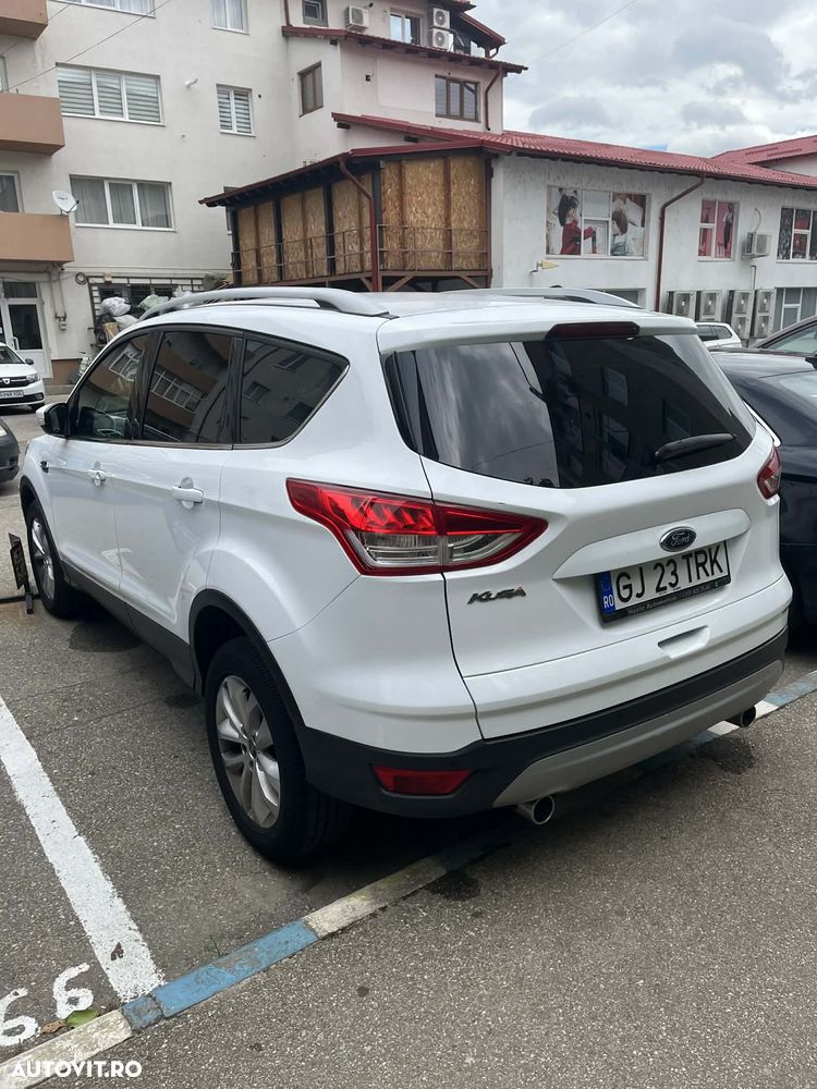 Ford Kuga 2.0 TDCi Powershift 4WD Titanium - 3