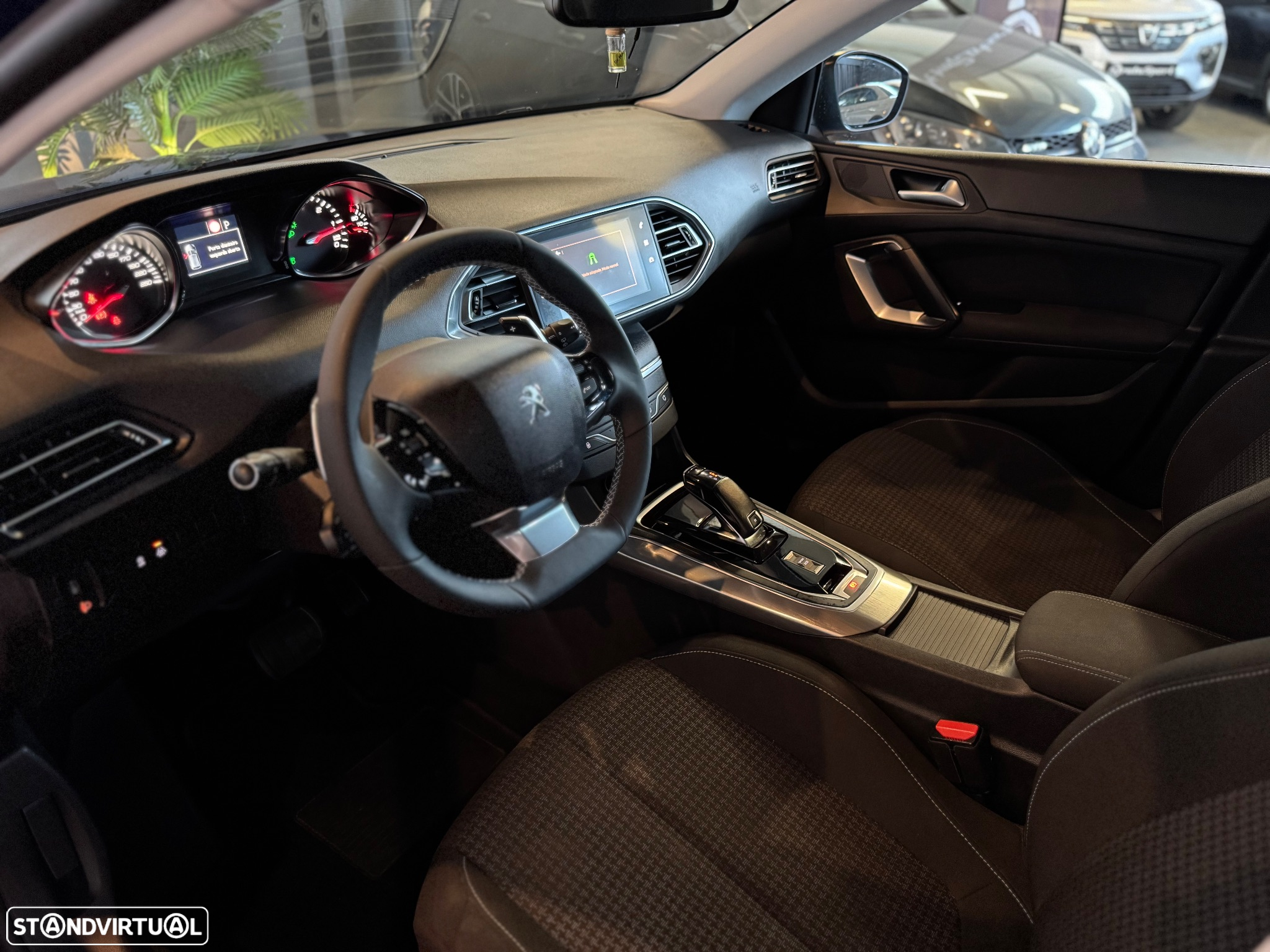 Peugeot 308 BlueHDi 130 EAT8 Style - 8