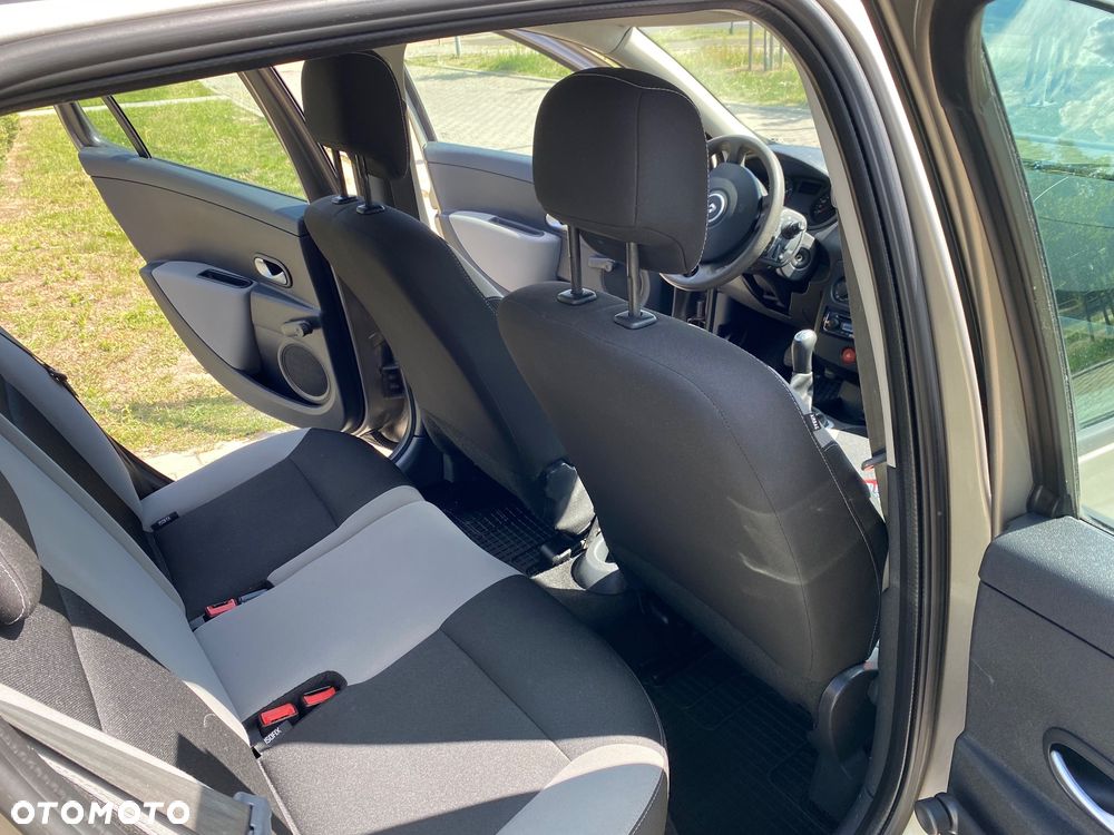Renault Clio - 8