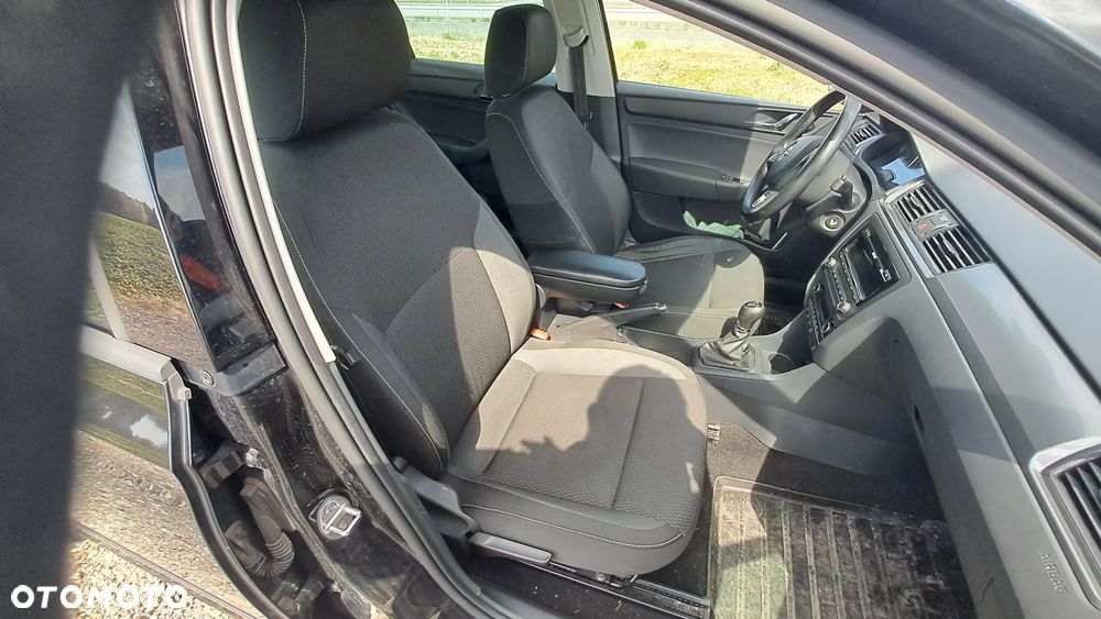 Skoda RAPID 1.6 TDI Ambition - 9