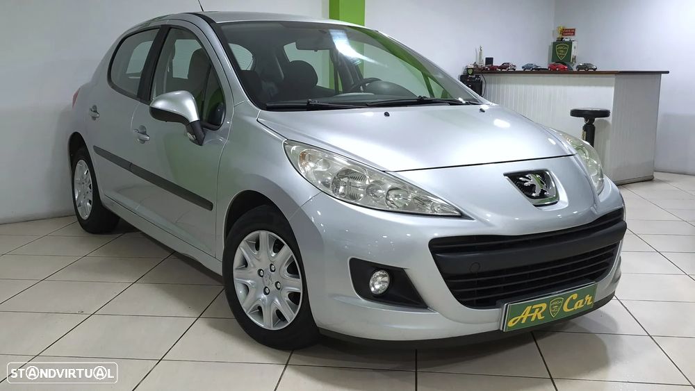 Peugeot 207 1.4 16V Trendy - 3