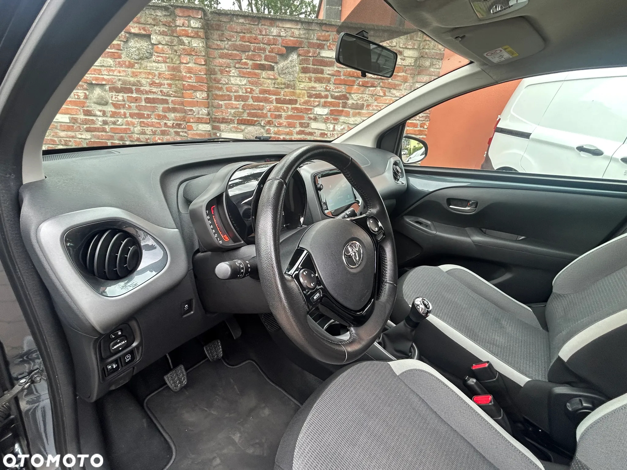 Toyota Aygo 1.0 VVT-i JBL Edition - 17