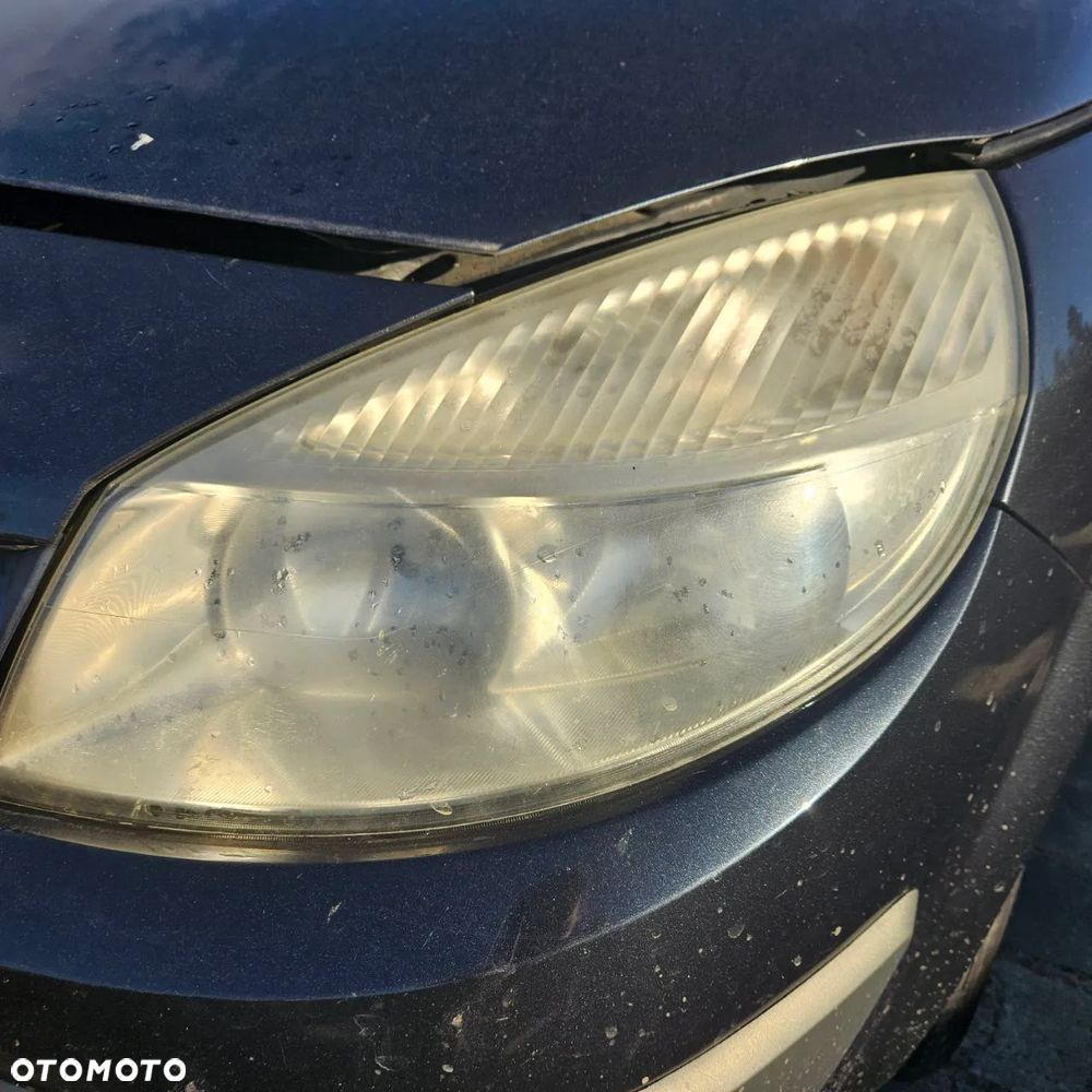 Lampa przednia / przód / Renault Grand Scenic - 1