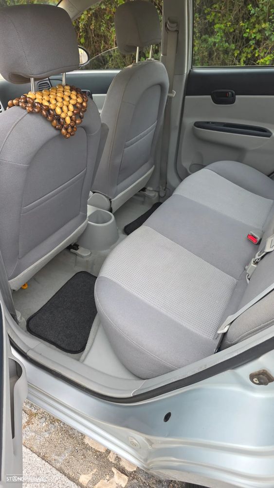 Hyundai Accent - 14