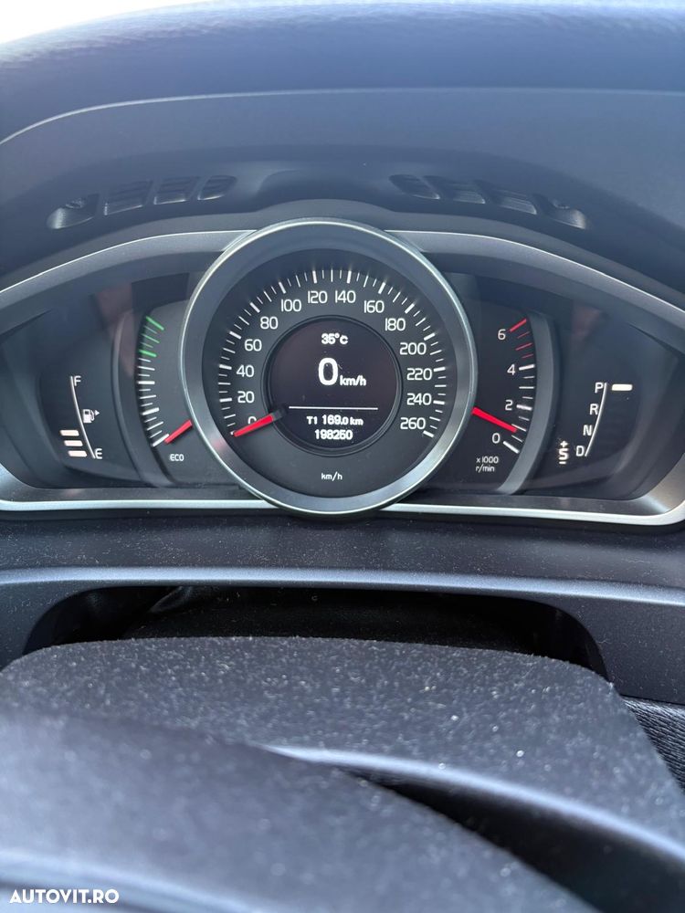 Volvo V40 D2 Aut. Momentum - 3