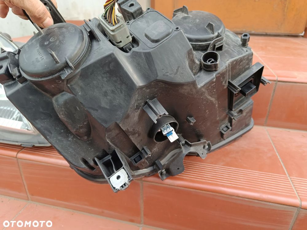 MERCEDES GLK X204 08-12 Lampa Lewa Prawa Przód Przednia Xenon Skrętny Europa - 10