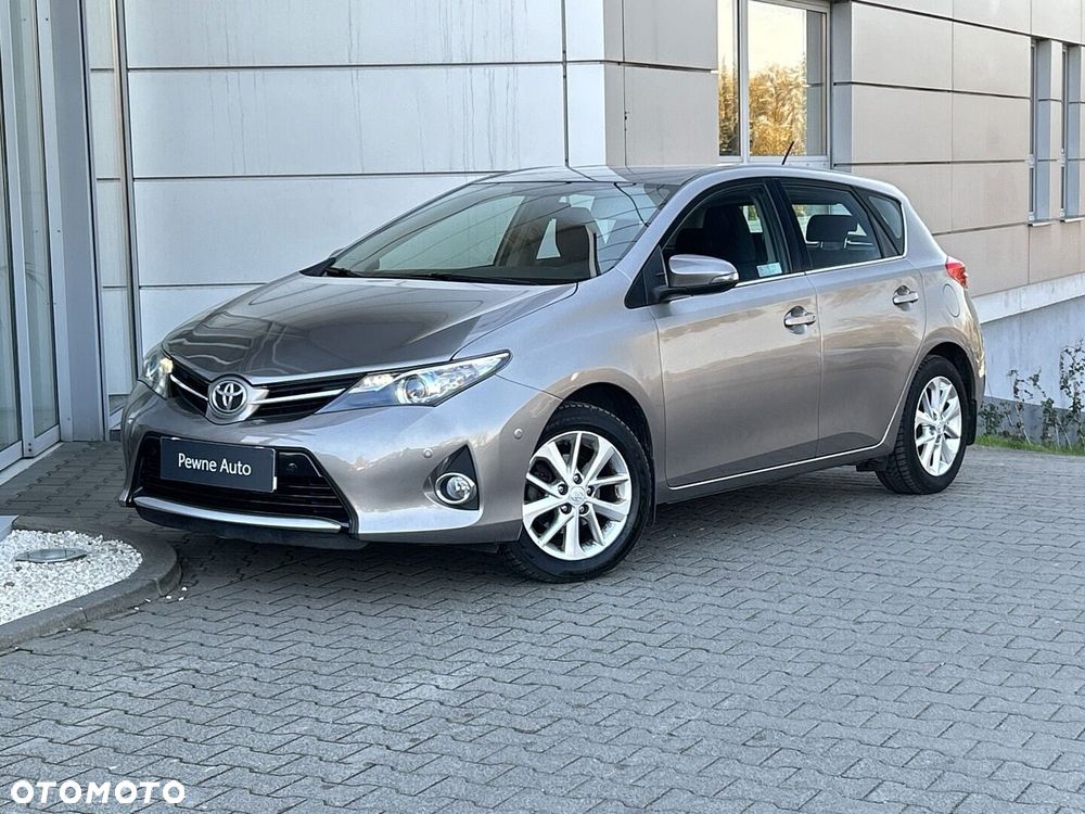 Toyota Auris 1.6 Premium Comfort - 1