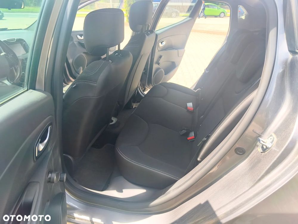 Renault Clio 1.2 16V 75 Life - 8