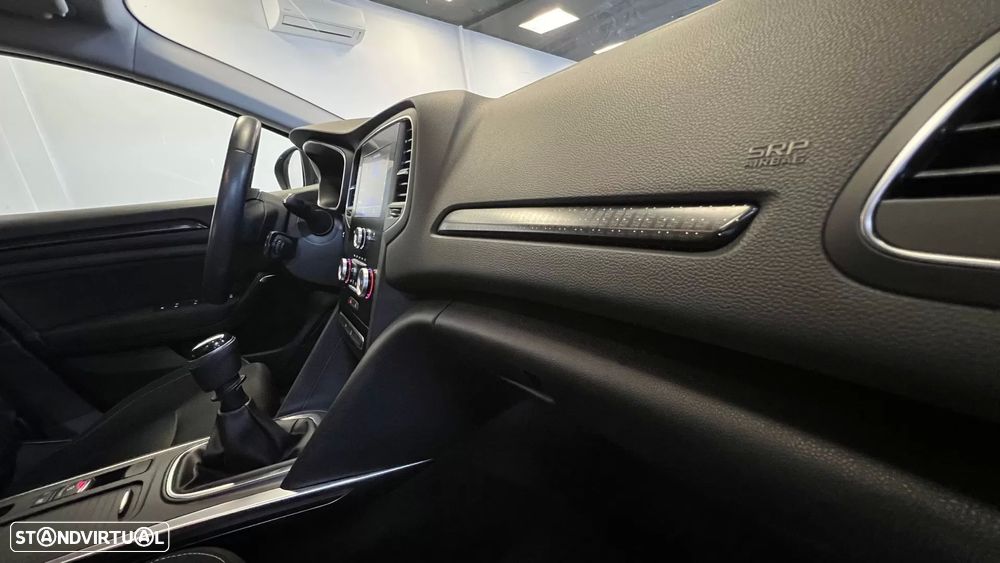 Renault Mégane ENERGY TCe 130 INTENS - 32