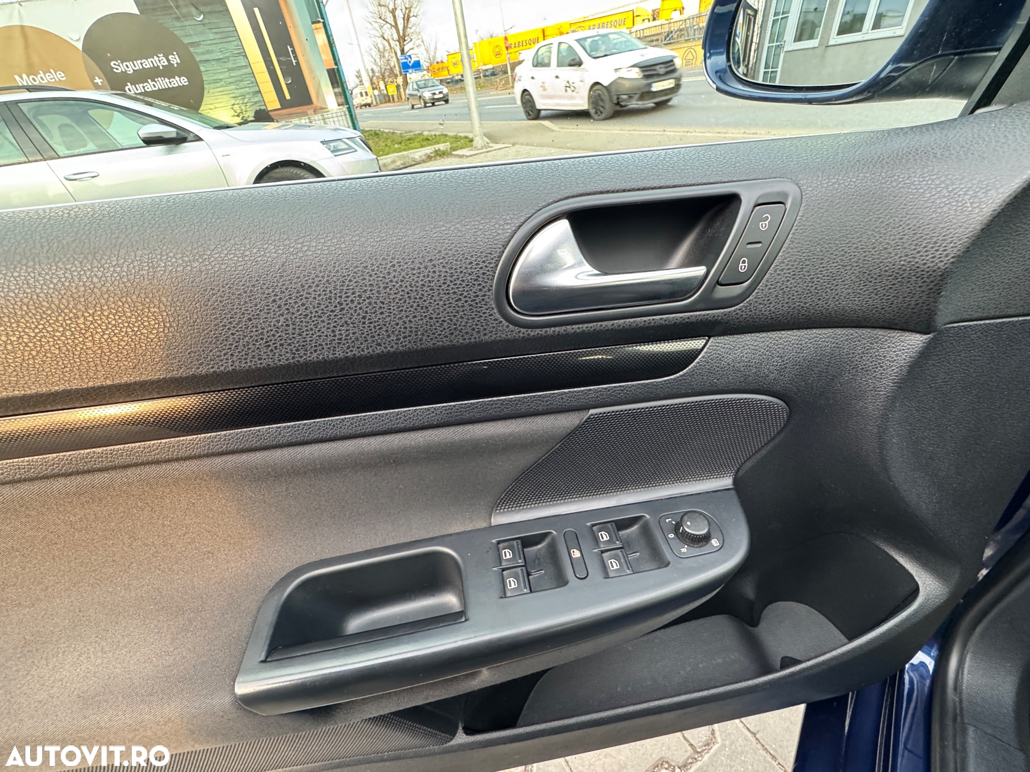 Volkswagen Golf 2.0 TDI Comfortline - 17
