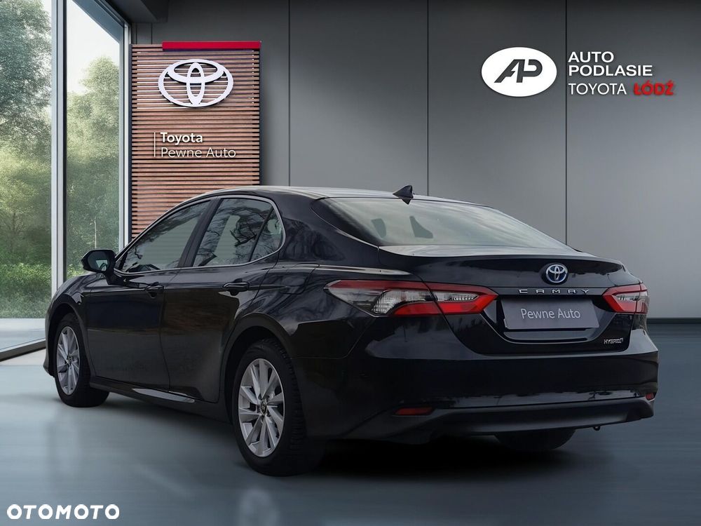 Toyota Camry 2.5 Hybrid Comfort CVT - 6