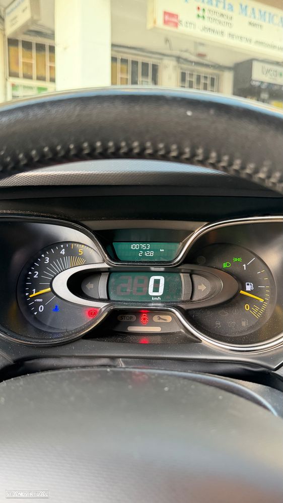 Renault Captur 1.5 dCi - 13