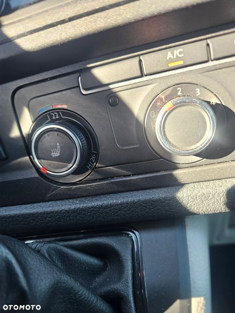 Volkswagen Transporter - 11
