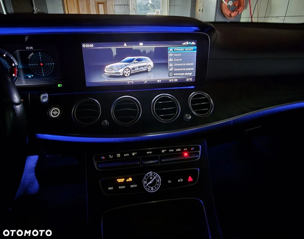 Mercedes-Benz Klasa E 220 d T 9G-TRONIC AMG Line - 33