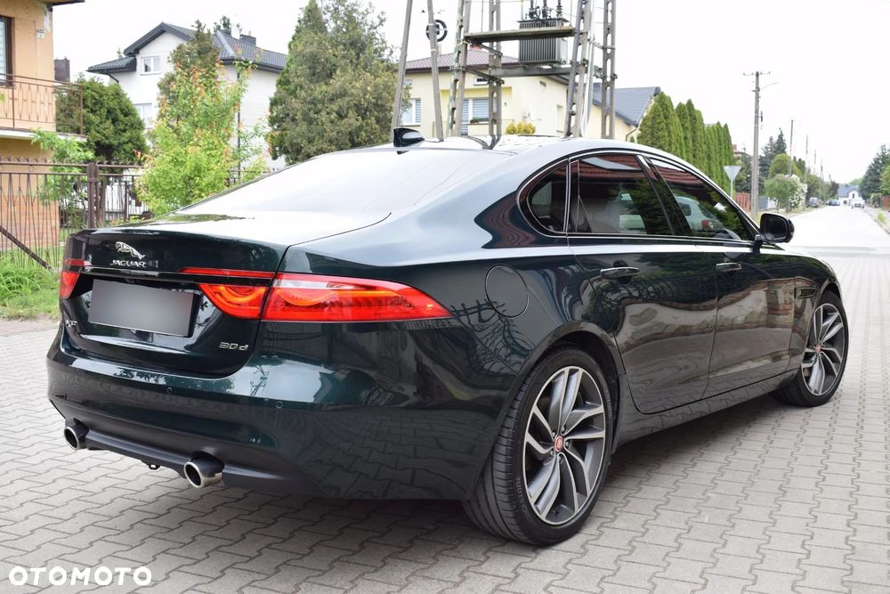 Jaguar XF 3.0 TDV6 Portfolio - 8