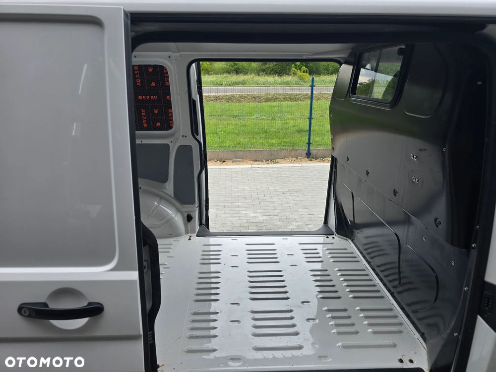 Volkswagen Transporter 2.0 TDI - 7