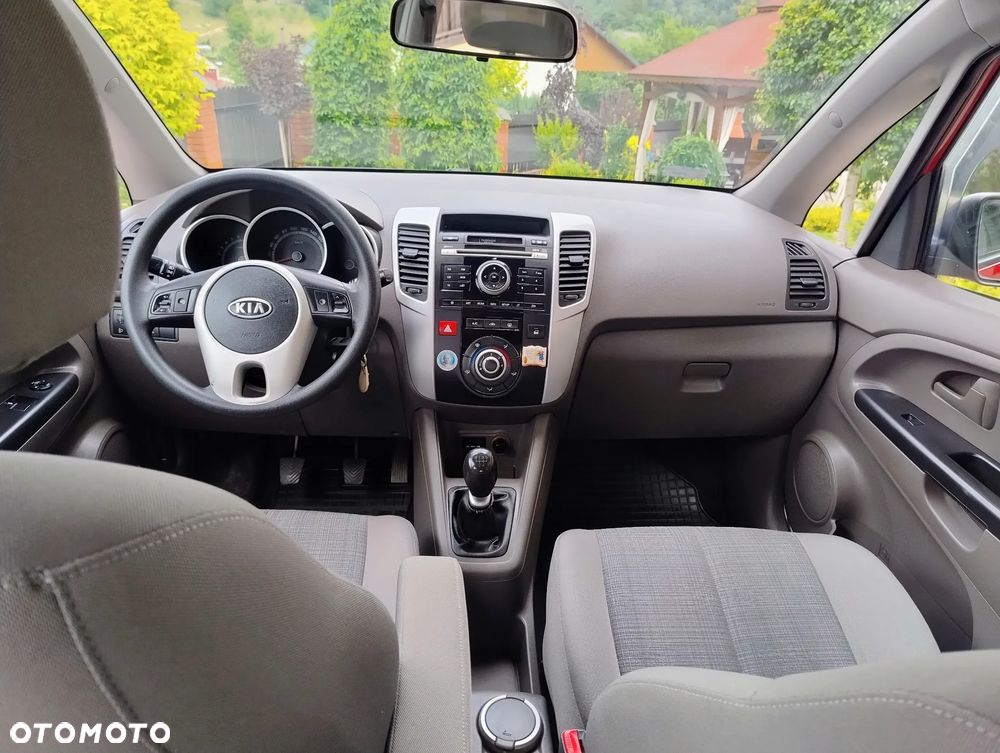 Kia Venga - 12